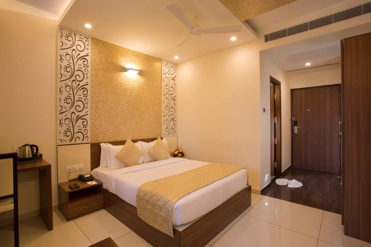 Hotel De Venetian By Tgi à Bangalore Extérieur photo